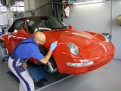 Keramikversiegelung fachgemäß auftragen am Porsche
